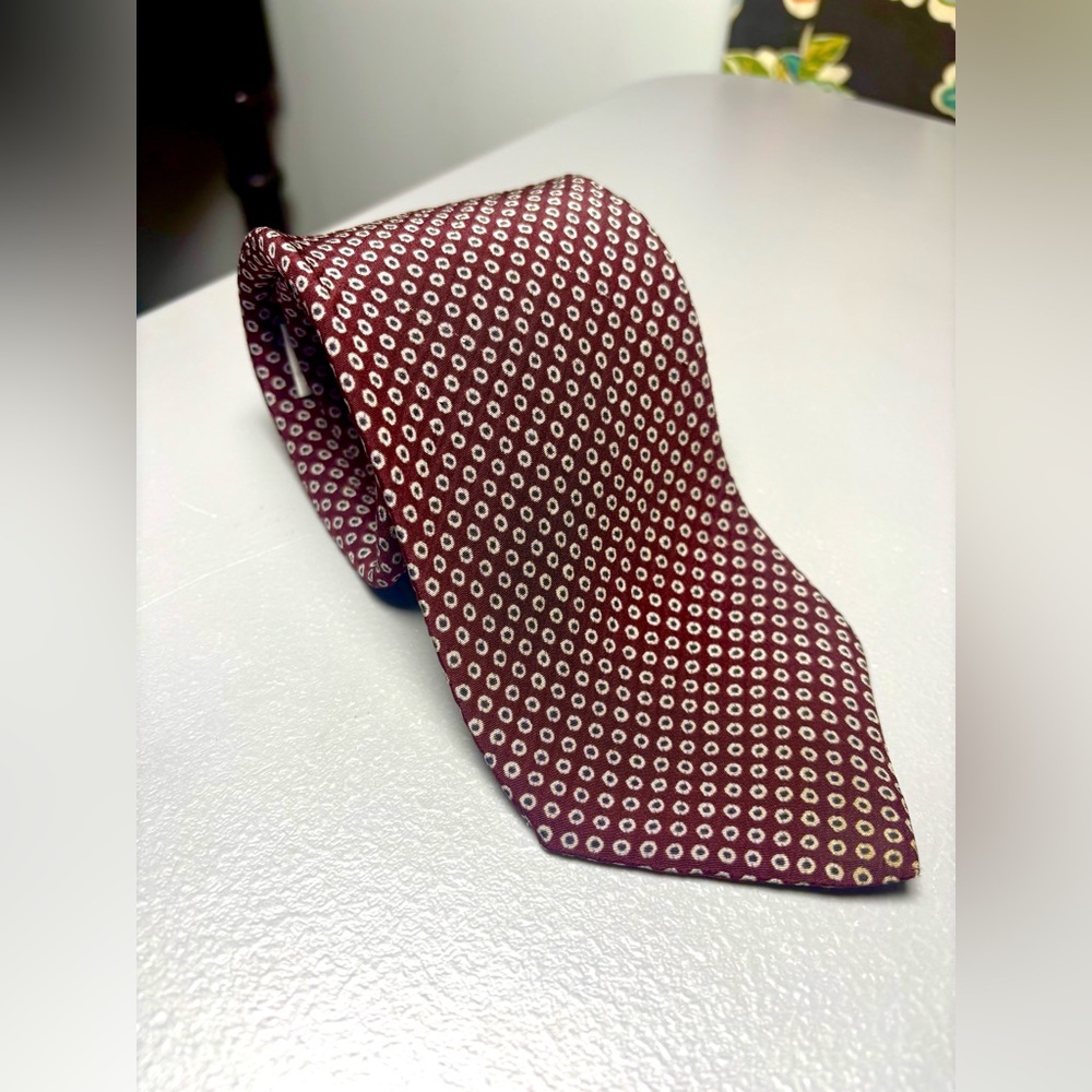Vintage Armani Collezioni Dark Burgundy Geometric Circles Silk Necktie Tie Italy
